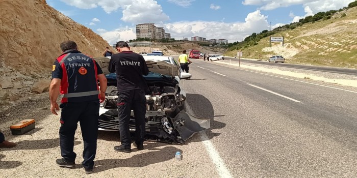 Besni’de meydana gelen trafik kazasında 3 kişi yaralandı